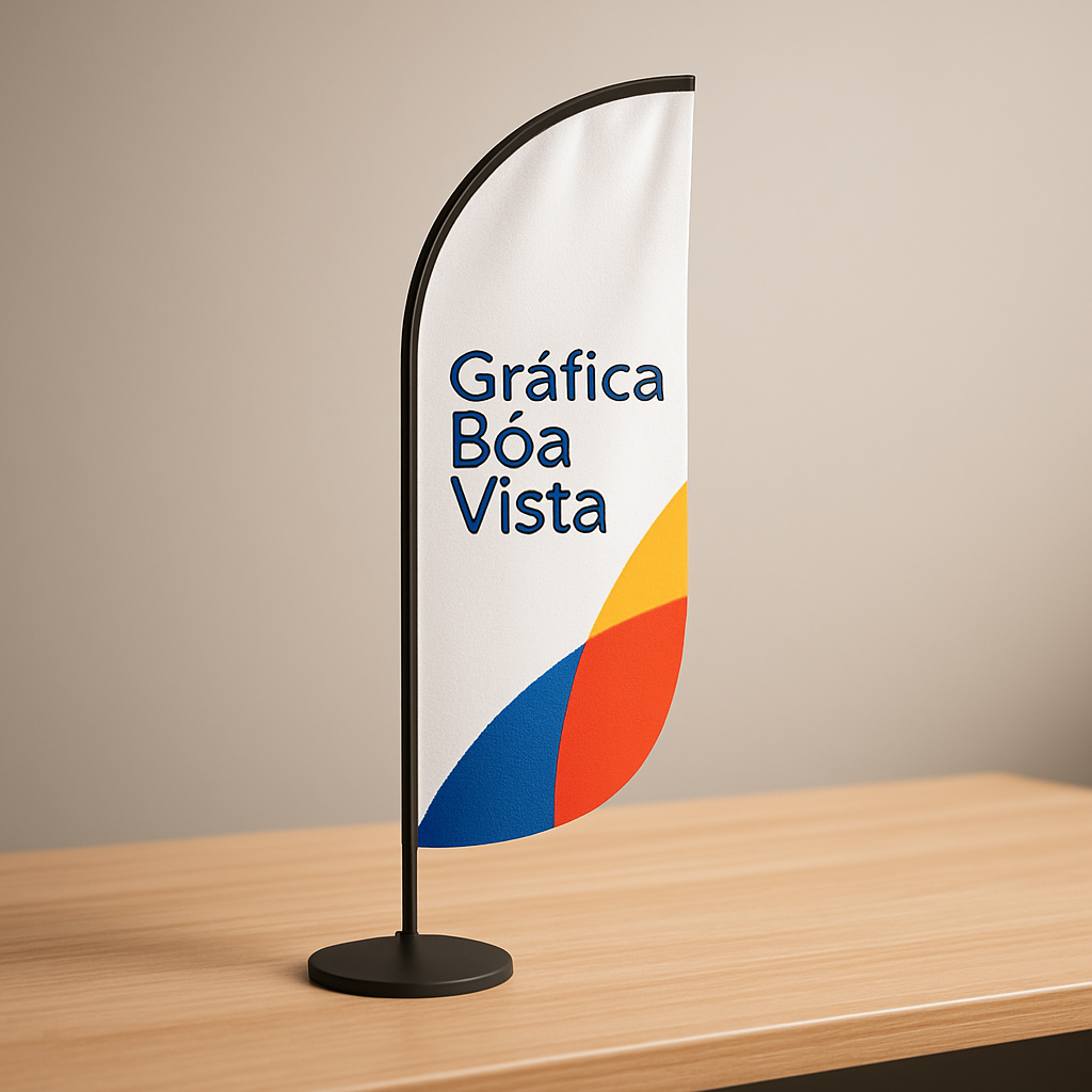 Windbanner em frente a uma loja, em Curitiba, com foco em comunicação visual e destaque de marca.